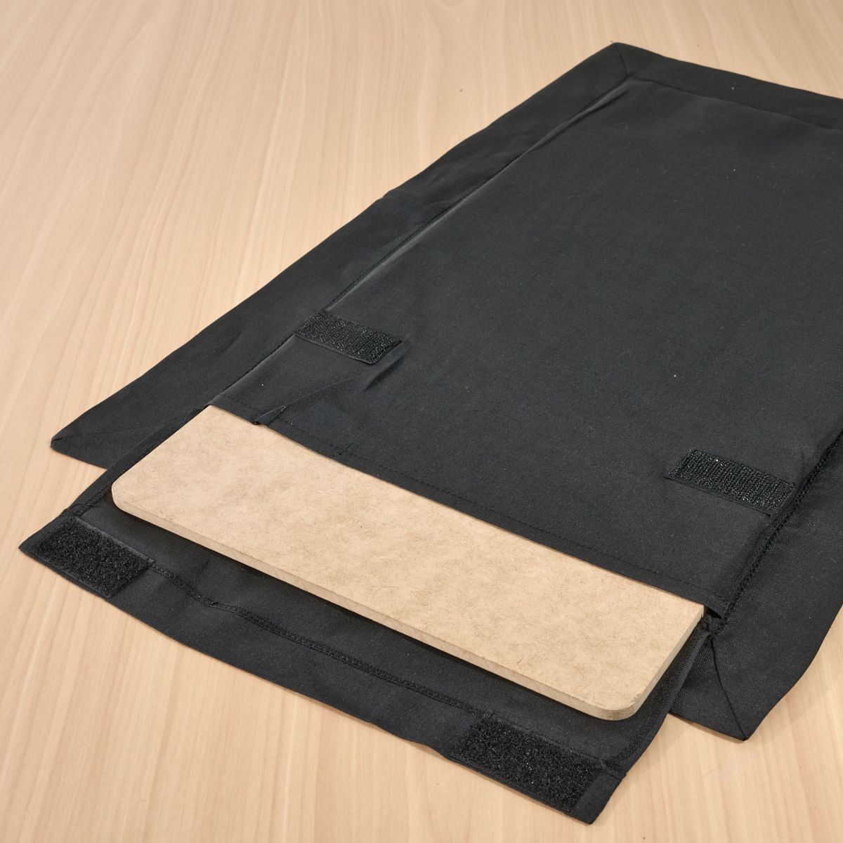 02 10 0003 Toalha de Bandeja Ajour 45x29 Preto B.jpg